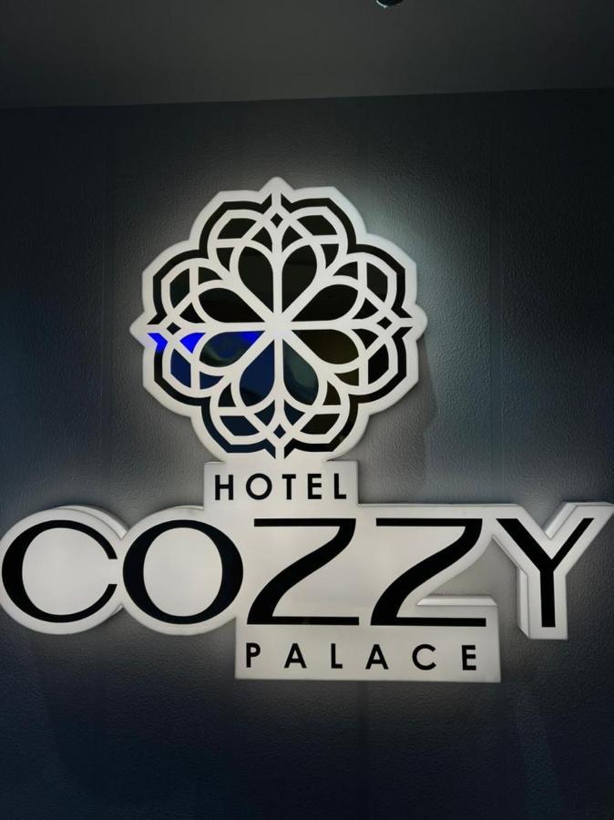 Hotel Cozzy Palace Surat Exterior photo